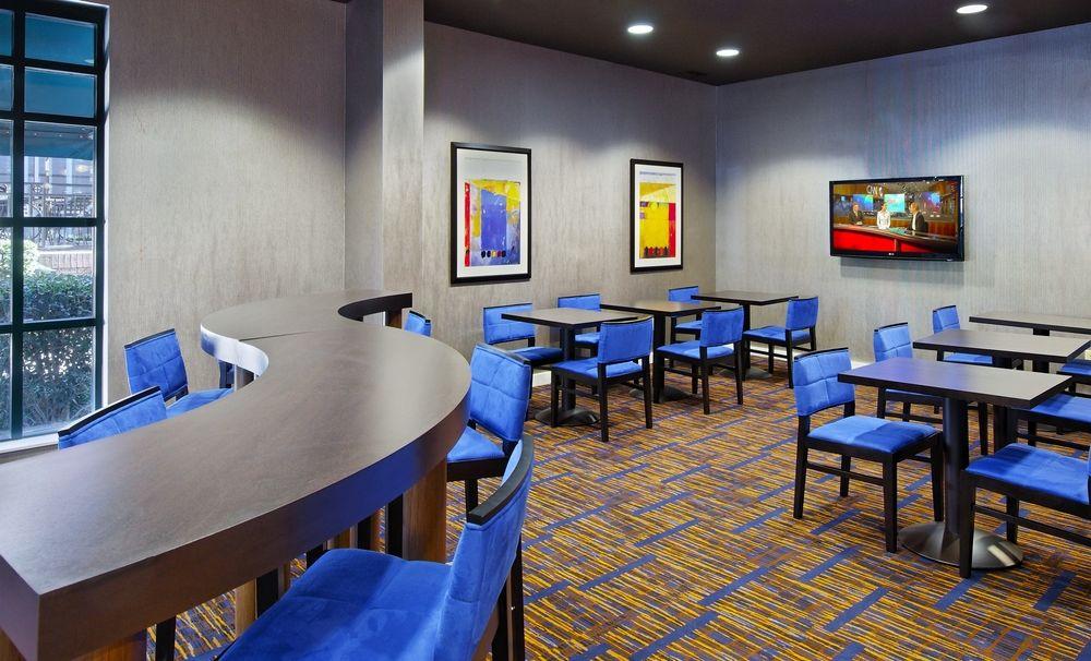 Courtyard By Marriott Chattanooga Downtown Buitenkant foto