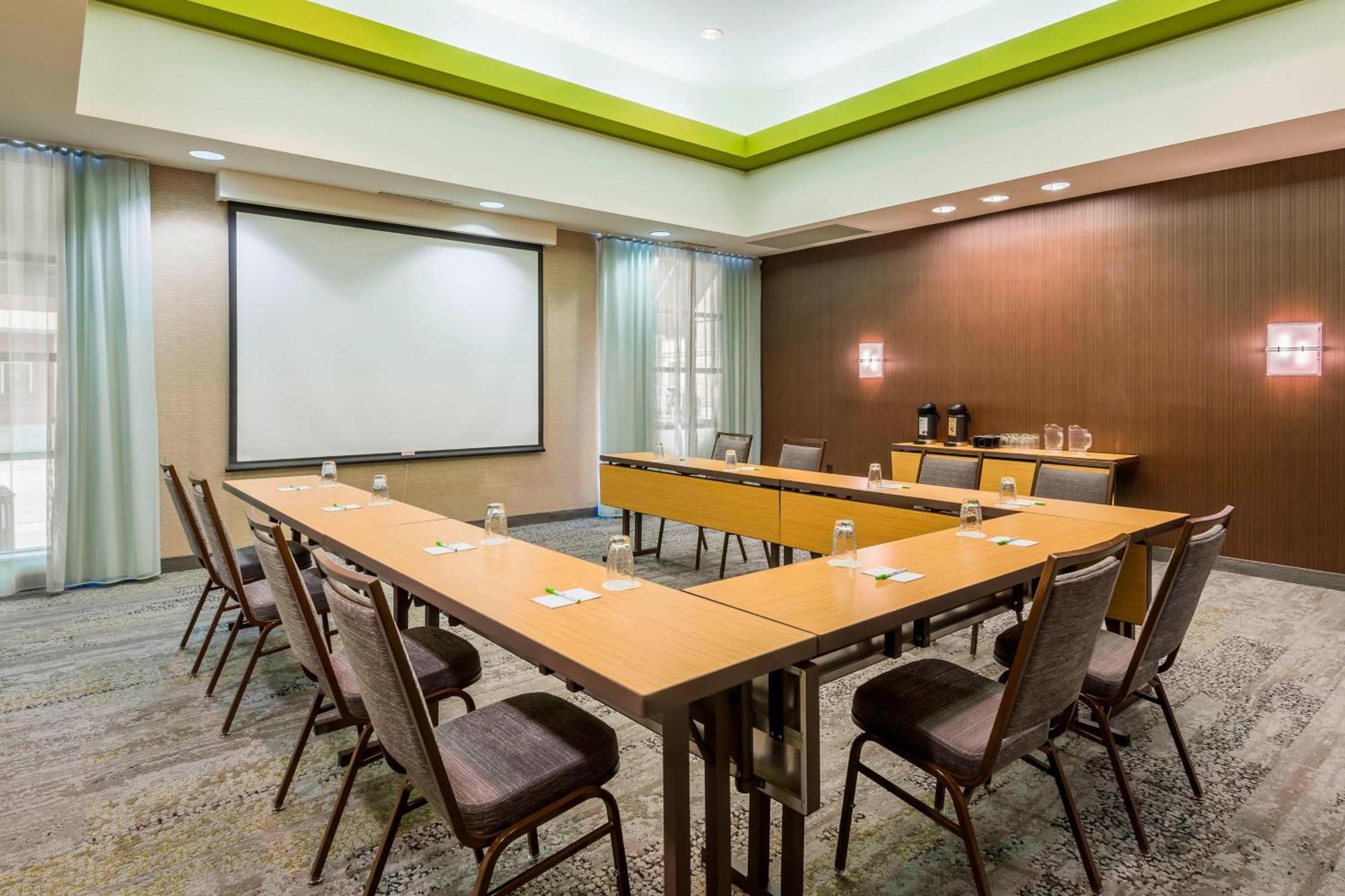 Courtyard By Marriott Chattanooga Downtown Buitenkant foto