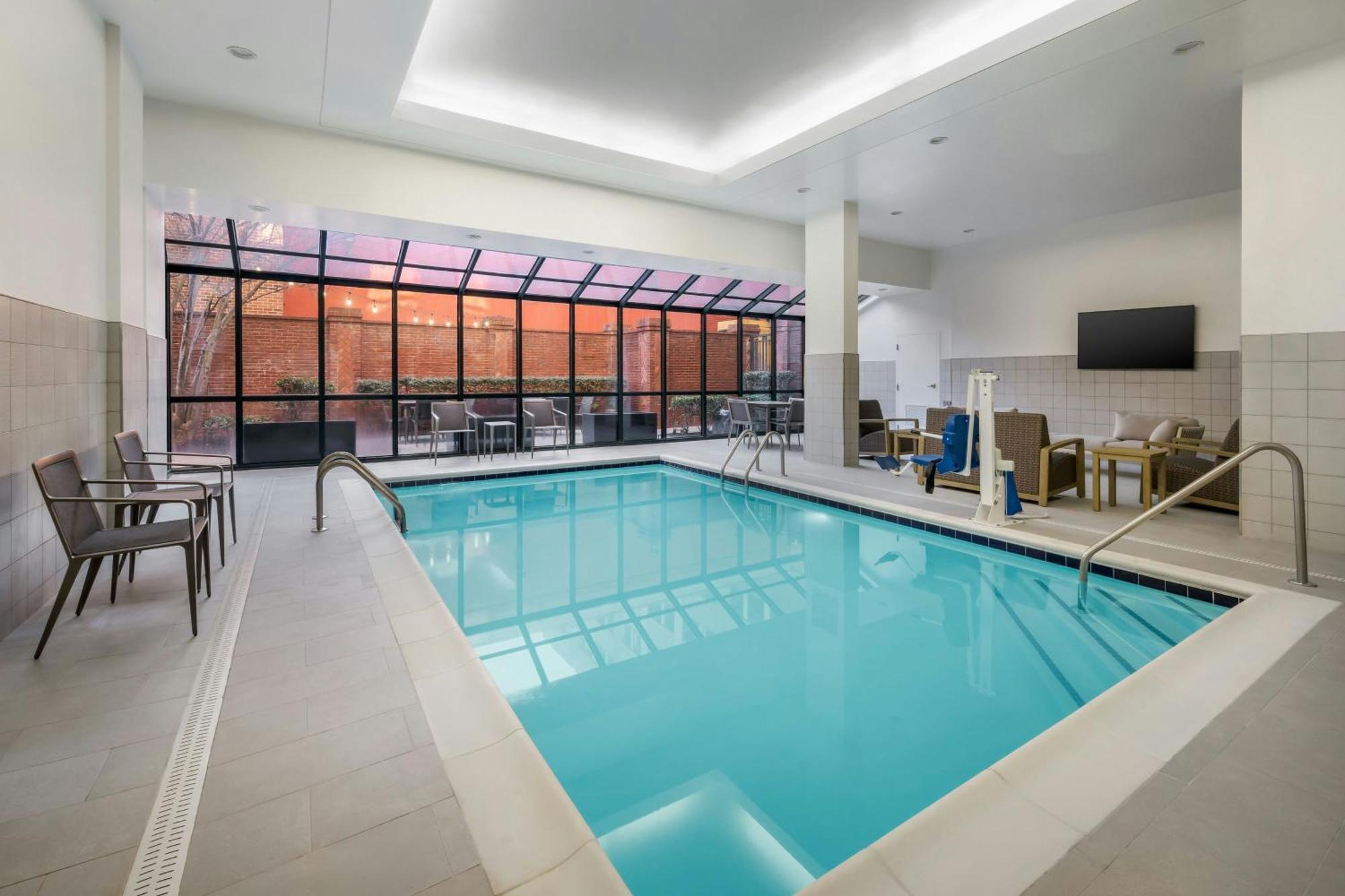 Courtyard By Marriott Chattanooga Downtown Buitenkant foto
