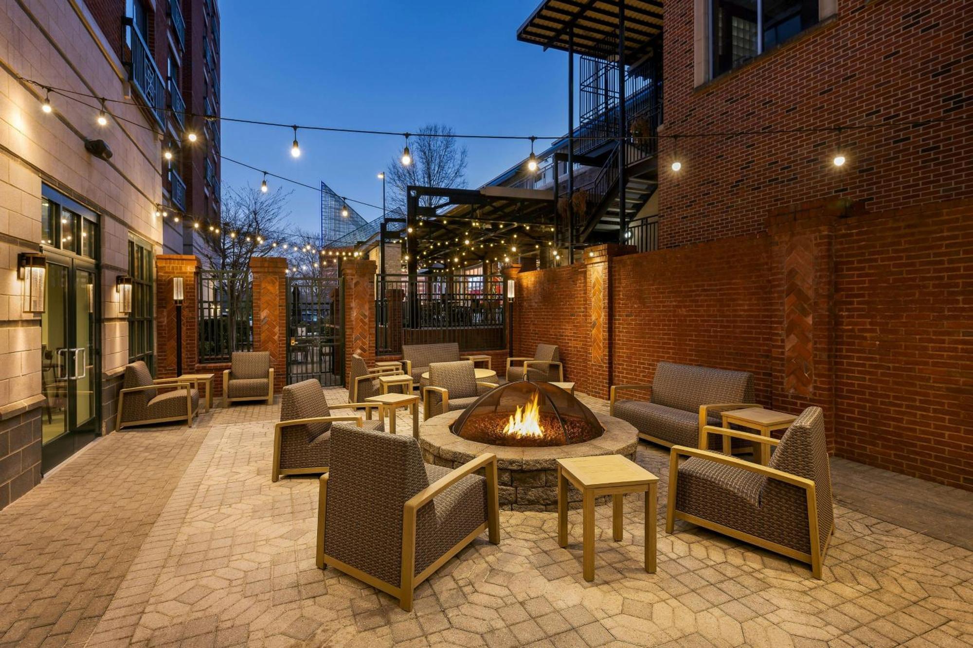 Courtyard By Marriott Chattanooga Downtown Buitenkant foto
