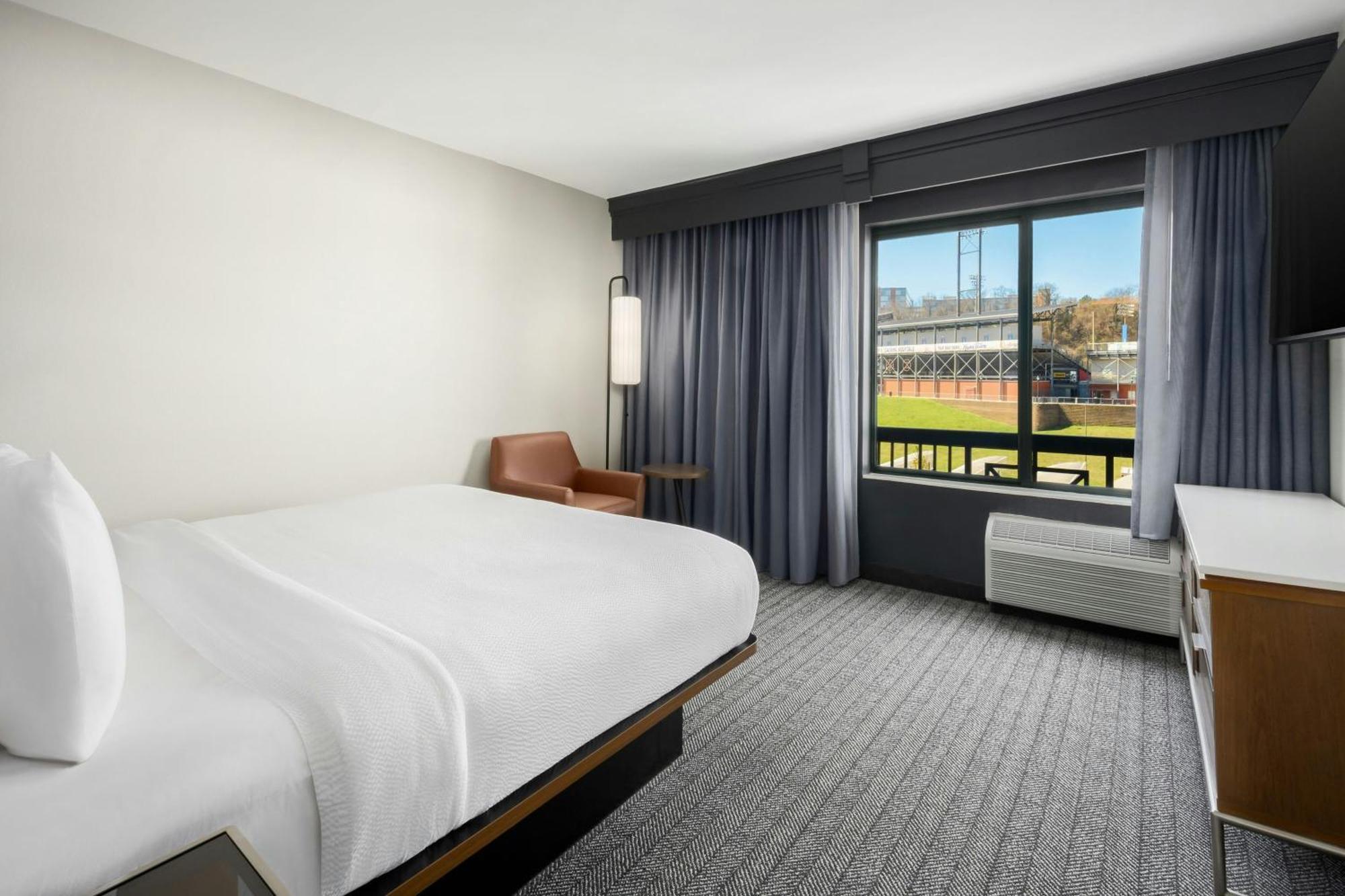 Courtyard By Marriott Chattanooga Downtown Buitenkant foto