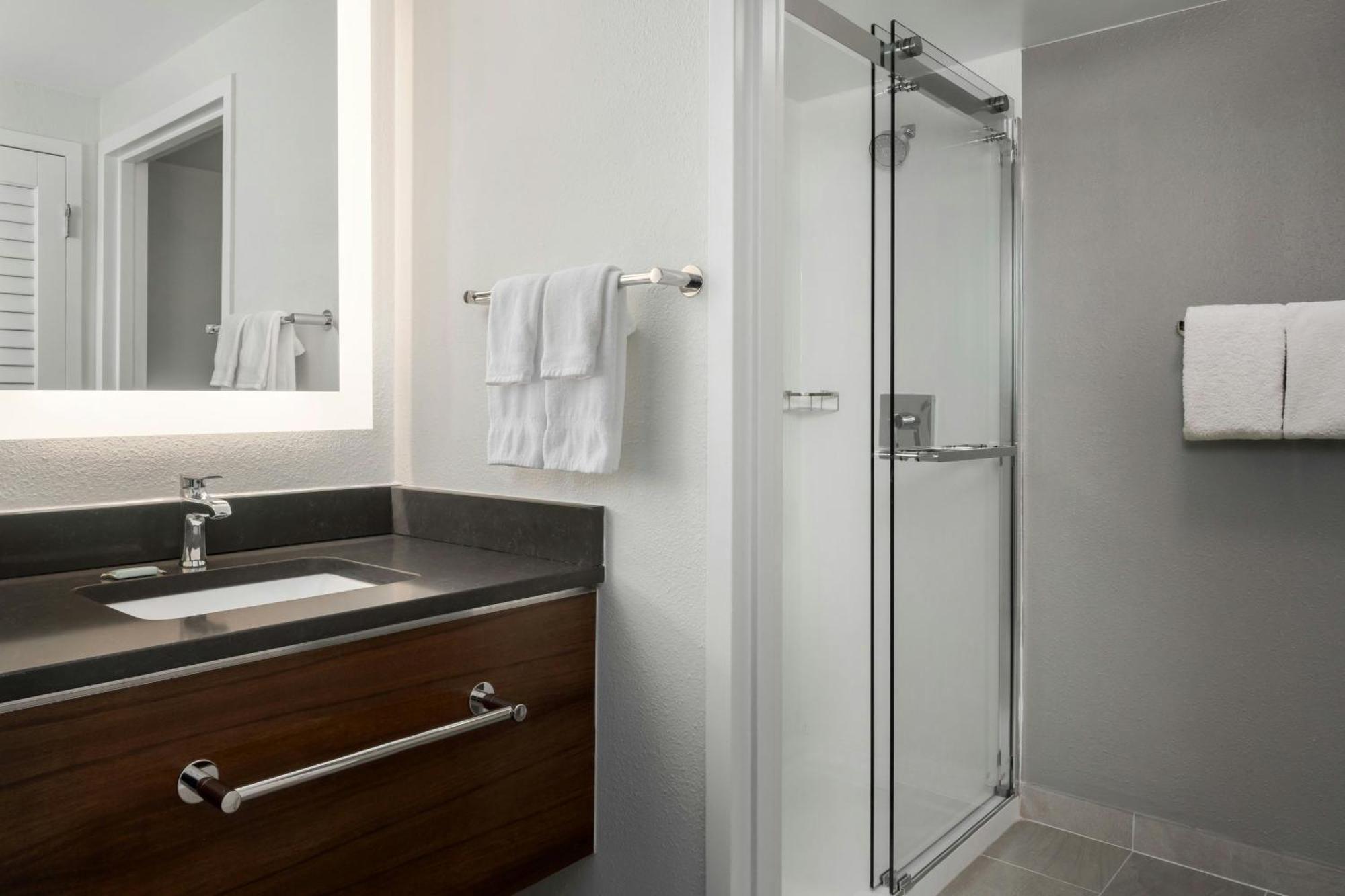 Courtyard By Marriott Chattanooga Downtown Buitenkant foto